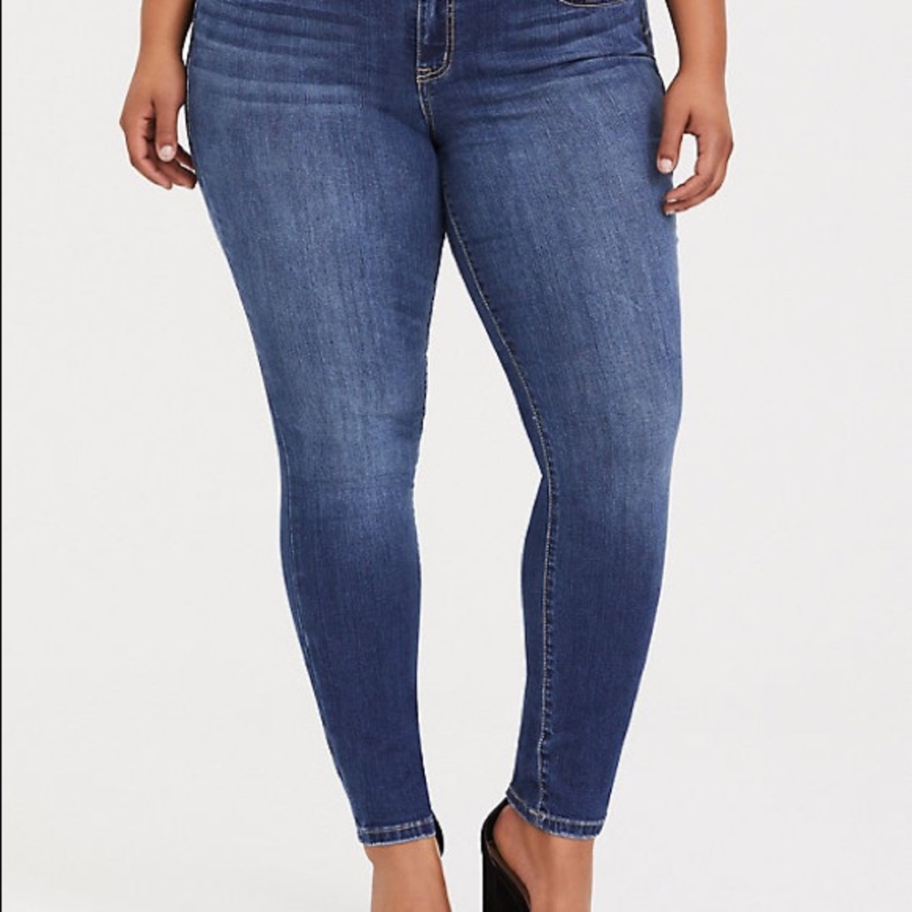Size 18 regular Torrid jeans - brand new - Picture 1 of 2
